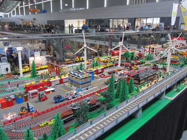 SJ 2526 Spielemesse Bild 2